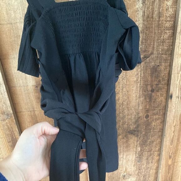 Ann Taylor Crepe Wrap Cold Shoulder Tie Back Top - Picture 4 of 9